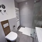 Frisch Renovierte In Ruhiger Lage * בראונפלס
